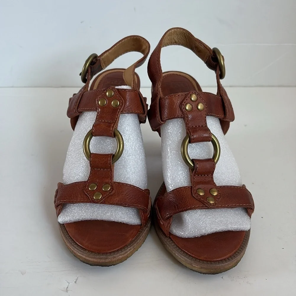 Frye Mandy T Strap brown leather up gladiator gold hardware open toe sandal cone